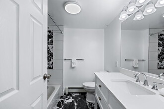 17 5th St, Unit 1 in Cambridge, MA - Foto de edificio - Building Photo