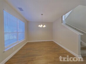 7415 Cresswell Dr in Arlington, TX - Foto de edificio - Building Photo