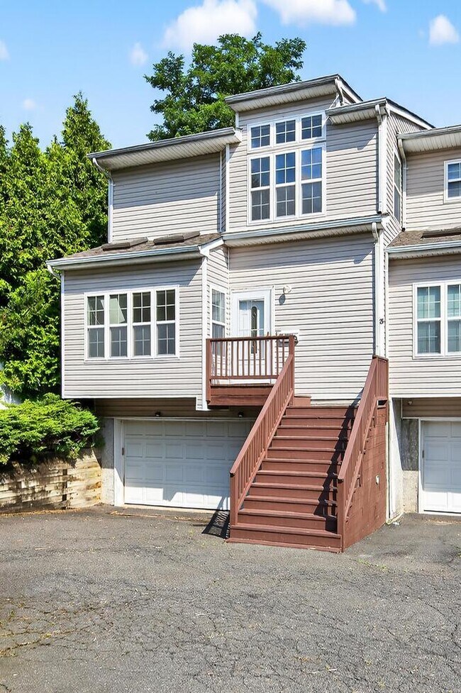 3 The Ml in Port Washington, NY - Building Photo - Building Photo