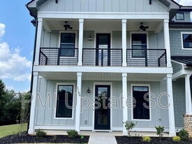 1105 Syrah Ln in Duncan, SC - Building Photo