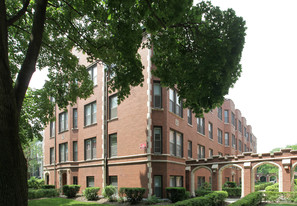 5434-5438 S Ridgewood Ct Apartments