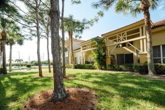 4863 Via Palm Lakes-Unit -804 in West Palm Beach, FL - Building Photo - Building Photo