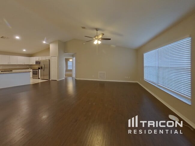 5044 Pine Needle Dr in Mascotte, FL - Building Photo - Building Photo
