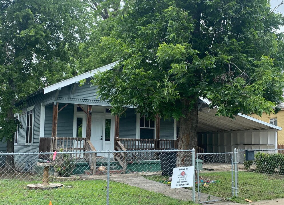 1105 Essex St in San Antonio, TX - Building Photo