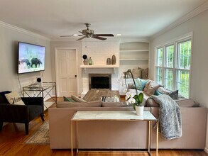 1835 Manor Mill Rd in Charlotte, NC - Building Photo - Building Photo