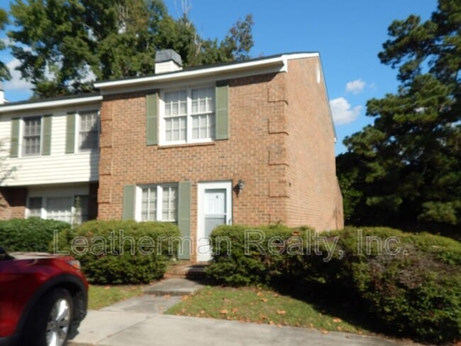 738 Coventry Ln in Florence, SC - Building Photo - Building Photo