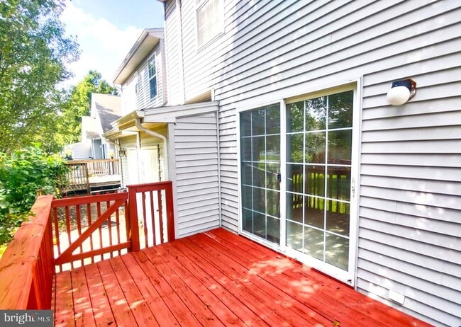 property at 1004 Granite Ct