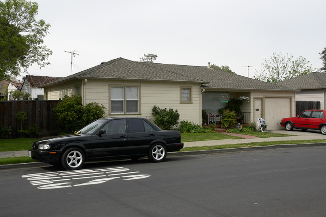 760 Cleveland St SE in Redwood City, CA - Building Photo - Building Photo