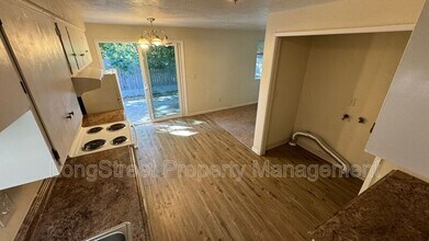 2704 NW Angelica Dr in Corvallis, OR - Building Photo - Building Photo