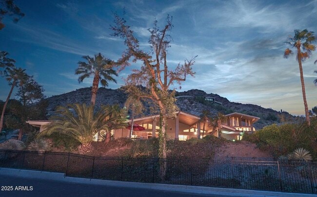 3500 E Lincoln Dr in Phoenix, AZ - Building Photo - Building Photo