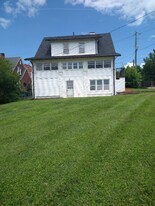 301 D St in North Wilkesboro, NC - Building Photo