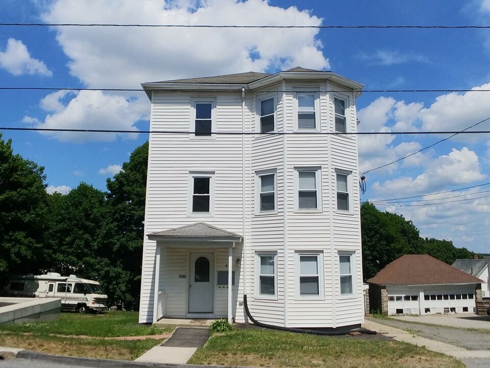 8 N Steele St in Worcester, MA - Building Photo