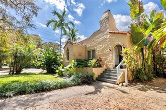 906 Genoa St in Coral Gables, FL - Building Photo - Building Photo