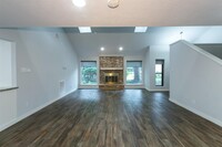 25 Rambling Wood Ct in Spring, TX - Foto de edificio - Building Photo