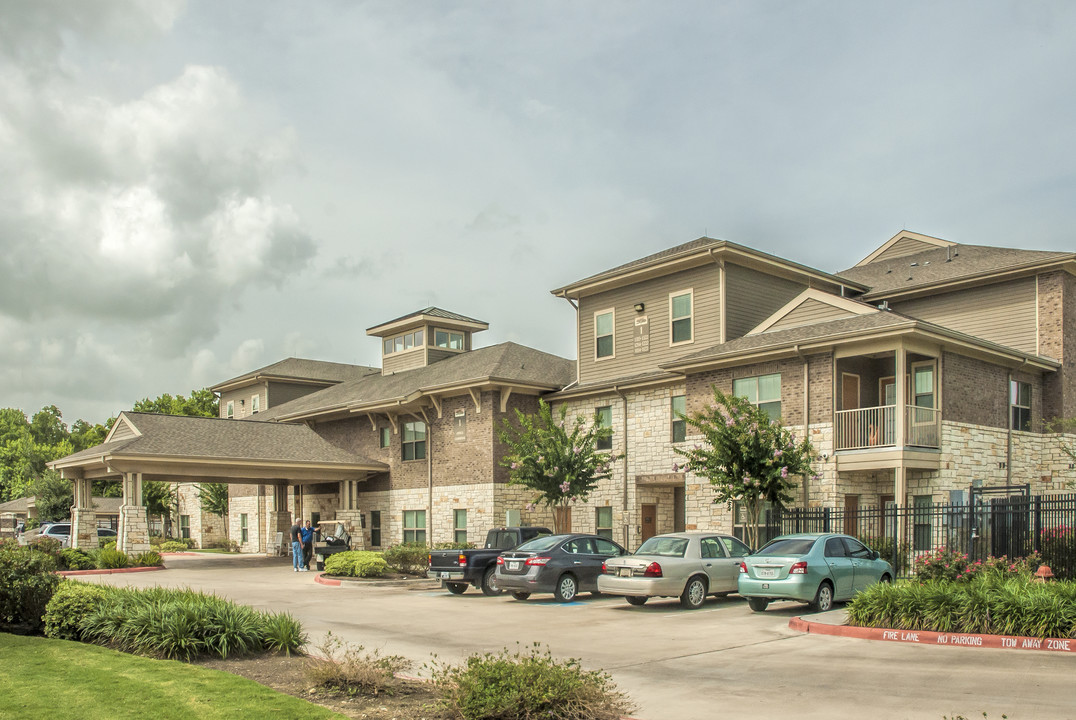 Melbourne Senior in Alvin, TX - Building Photo