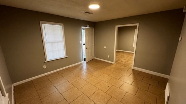 1496 Oakwood St in Memphis, TN - Building Photo - Building Photo