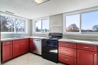 84 E Main St in Brevard, NC - Building Photo - Building Photo