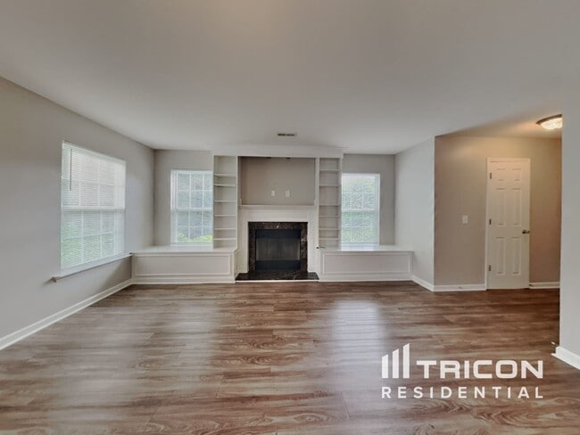 851 Red Oak Tree Dr in Fuquay Varina, NC - Building Photo - Building Photo