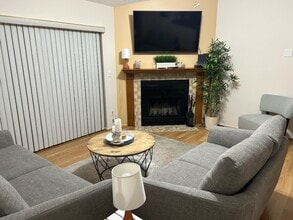 2050 Hunters Glen Dr, Unit 607 in Dunedin, FL - Foto de edificio - Building Photo