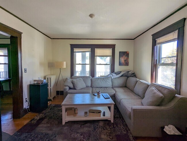 998 Broadway, Unit 3