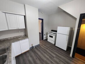 1264 E 111th St in Cleveland, OH - Building Photo - Building Photo