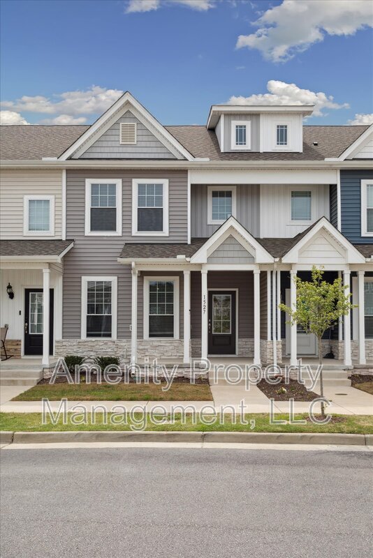 property at 1527 Auckland Ct
