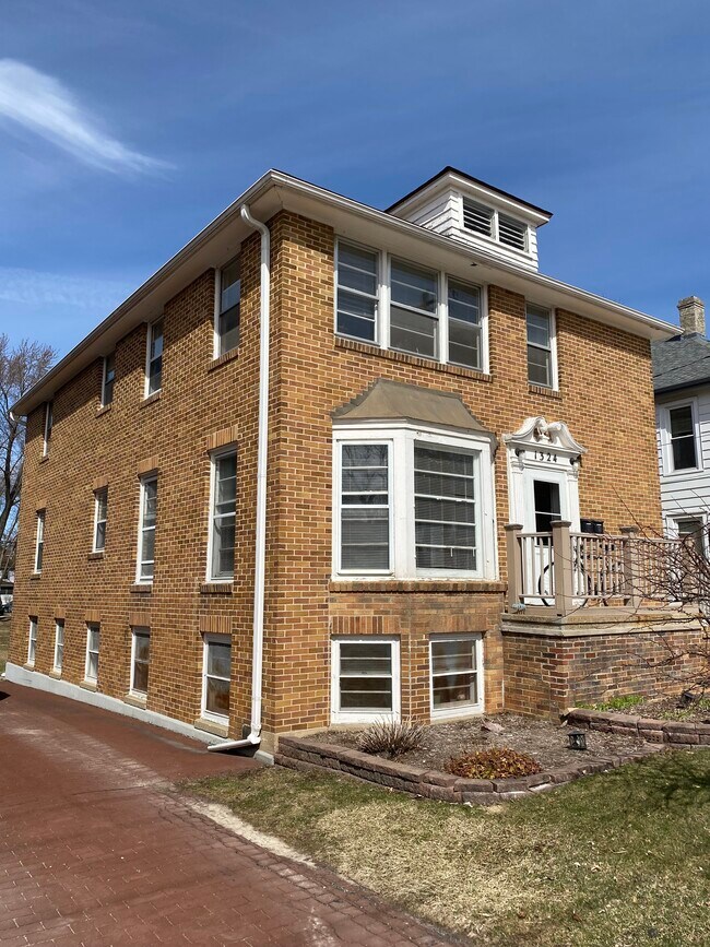 1326 Drake St Rentals in Madison, WI