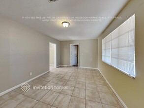 8222 N 30th Dr in Phoenix, AZ - Foto de edificio - Building Photo