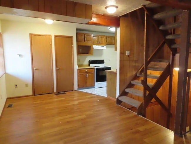 property at 126 W 9th Ave