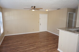 1061 S Hiawassee Rd in Orlando, FL - Building Photo - Building Photo