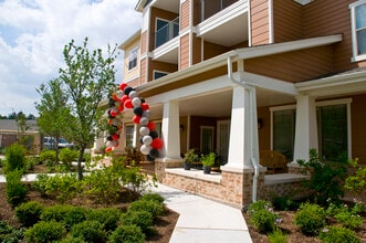 Mariposa at Reed Road 55+ Apartment Homes in Houston, TX - Foto de edificio - Building Photo