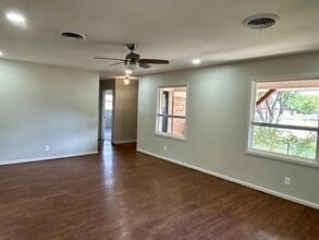 2302 54th St in Lubbock, TX - Building Photo - Building Photo