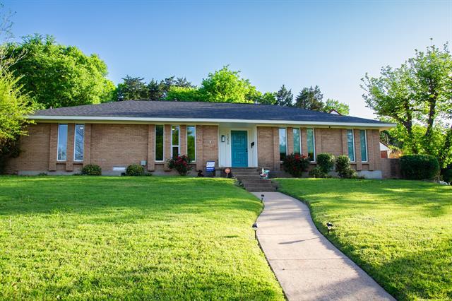 1256 Golden Trophy Dr in Dallas, TX - Foto de edificio