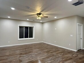 1120/1122 Carl Rd in Mitchell, SD - Building Photo - Building Photo