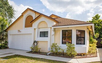 156 Colly Way in North Lauderdale, FL - Building Photo