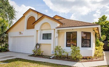 156 Colly Way in North Lauderdale, FL - Building Photo - Building Photo