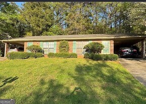 313 Chateau Dr SE in Rome, GA - Building Photo