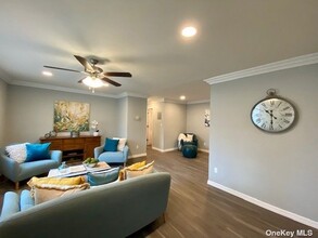 313 Brook Ave-Unit -313-2A in Bay Shore, NY - Building Photo - Building Photo