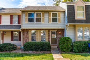 1708 Ithaca Ln in Raleigh, NC - Building Photo