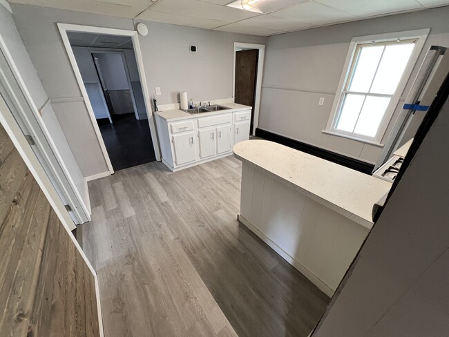 430 William St, Unit 512.5 North Jay st