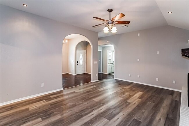 3004 SW 124th St in Oklahoma City, OK - Building Photo - Building Photo