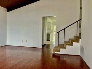 318-320 Hillside Ct in Vista, CA - Building Photo - Building Photo