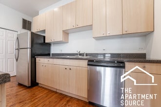 2835 W Medill Ave, Unit 1 in Chicago, IL - Foto de edificio - Building Photo