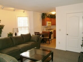 103 Highland Pl, Unit 2 in Ithaca, NY - Foto de edificio - Building Photo
