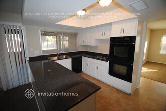 4614 W Sunnyside Ave in Glendale, AZ - Foto de edificio - Building Photo