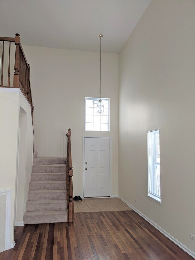 692 Silk Oak Ln in Crystal Lake, IL - Building Photo - Building Photo