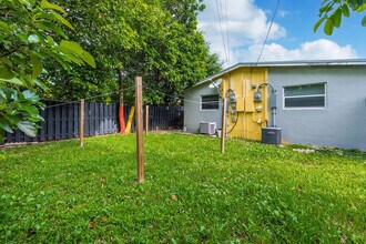 5936 Garfield St in Hollywood, FL - Building Photo - Building Photo