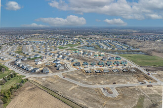 Creekside Crossing in Plainfield, IL - Building Photo - Building Photo