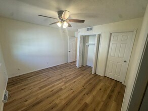 208 Lindell Dr in Normal, IL - Building Photo - Building Photo