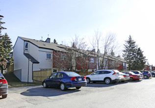 Dalton Square in Calgary, AB - Building Photo - Building Photo